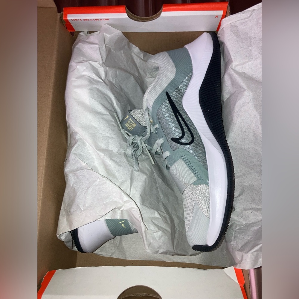 Nike Womens MC Trainer 2 Low (5)